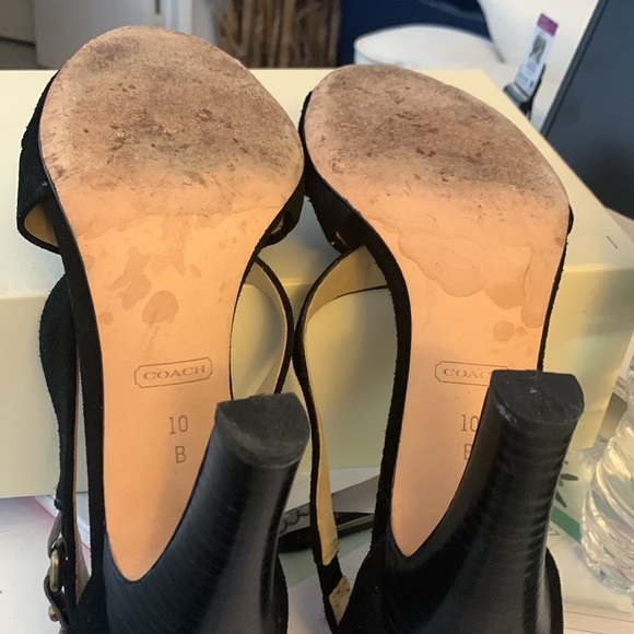 Elegant Suede Sandal from Coach; Size 10 (likely to fit 10-10.5). - Picture 4 of 6